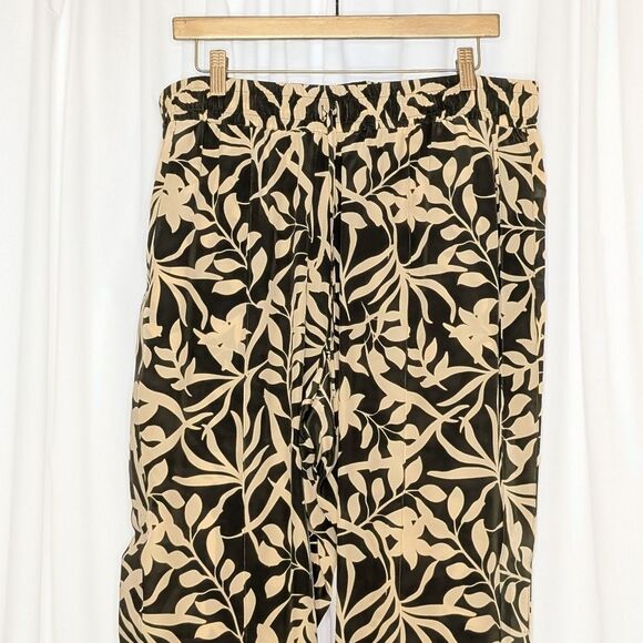 Tucker NYC Julia Pant Forest Figi Floral in Crepe de Chine Silk Floral - Picture 2 of 9